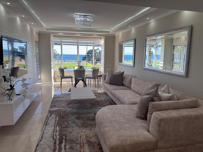 2 Bedroom Property for Sale in Sea Point Western Cape
